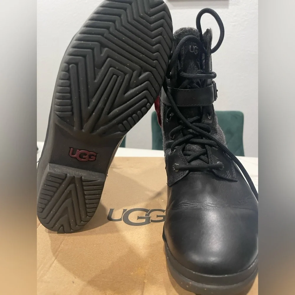 UGG Kesey Boots 9.5 - Picture 8 of 9